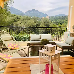 Appartement Mon Avec Terrasse Et Piscine, Roquebrune-Cap-Martin